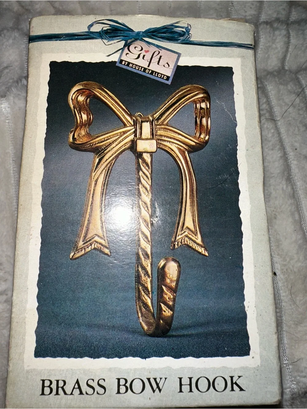 Gold Bow Wall Hook – Elegant Accent for Home